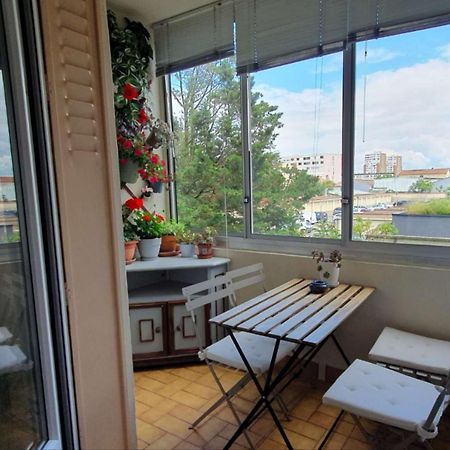 Medipole T2 Avec Un Garage Gratuit Sur Place, 16Min A Centre Ville Lyon En Metro A Вийёрбан Экстерьер фото