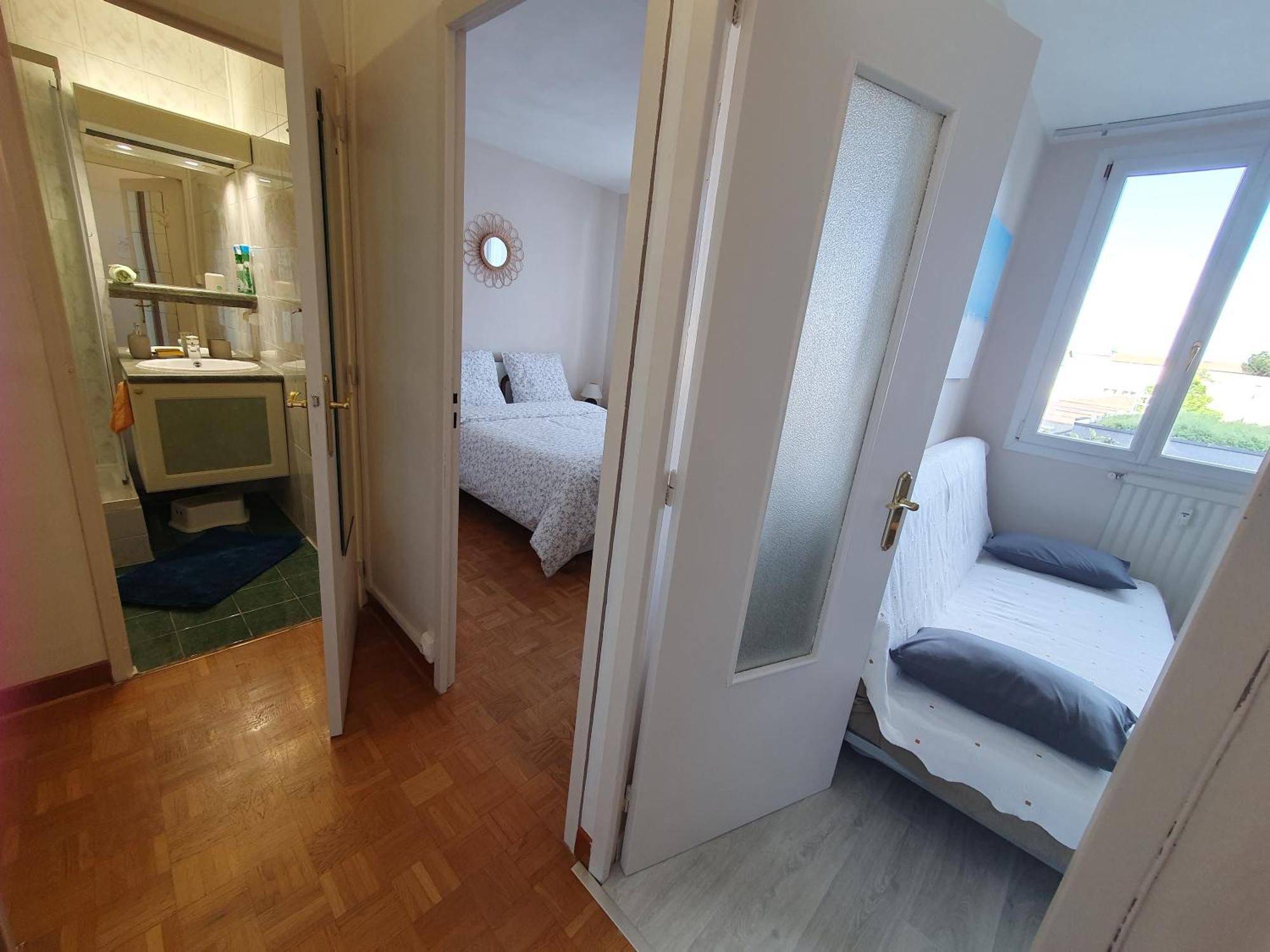 Medipole T2 Avec Un Garage Gratuit Sur Place, 16Min A Centre Ville Lyon En Metro A Вийёрбан Экстерьер фото