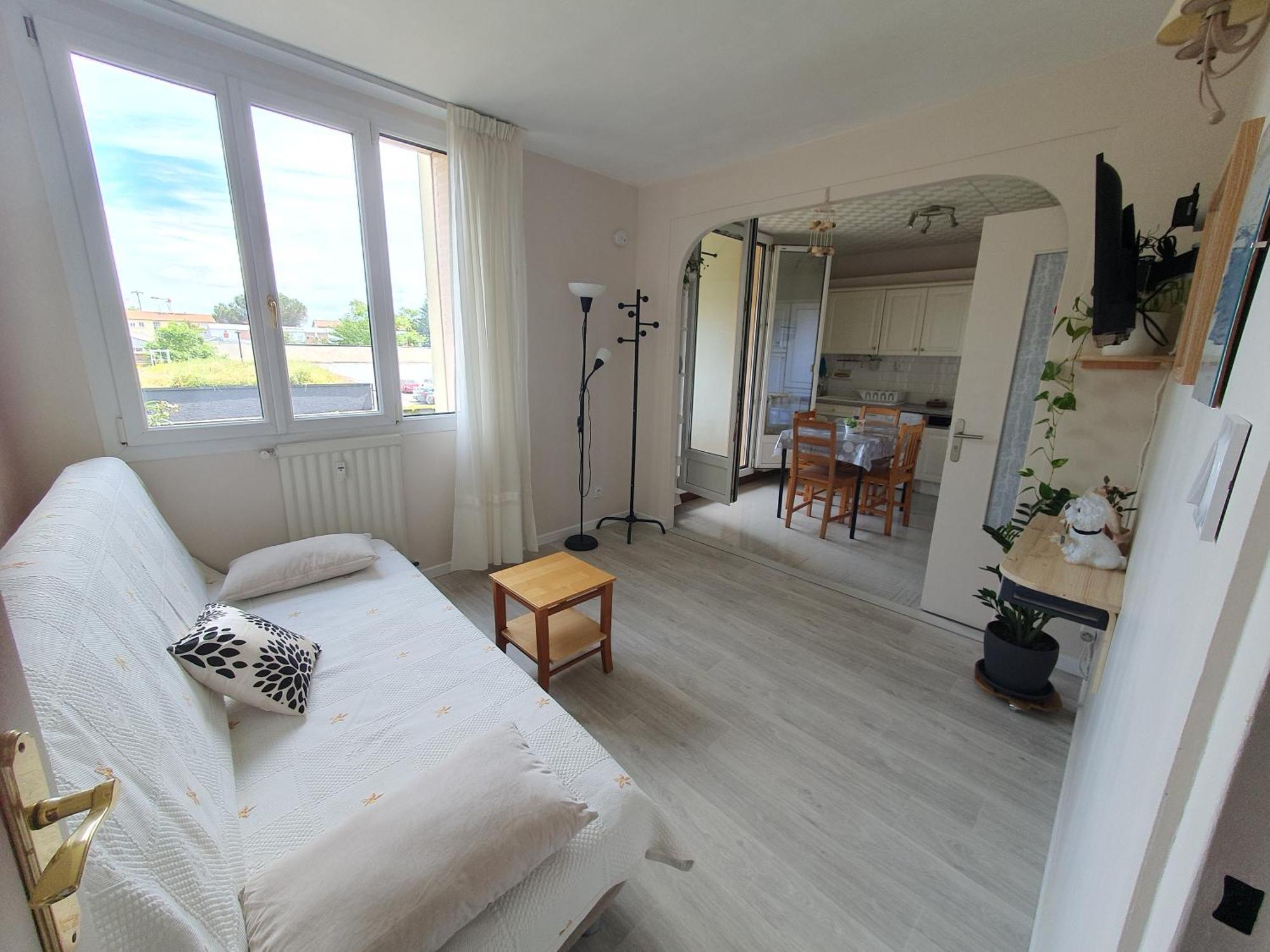 Medipole T2 Avec Un Garage Gratuit Sur Place, 16Min A Centre Ville Lyon En Metro A Вийёрбан Экстерьер фото